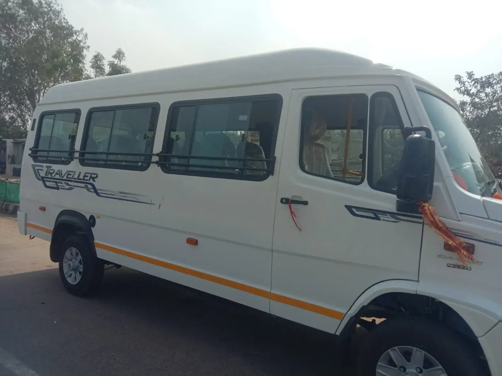travelagencyinpuri.in-13-seater-2.webp